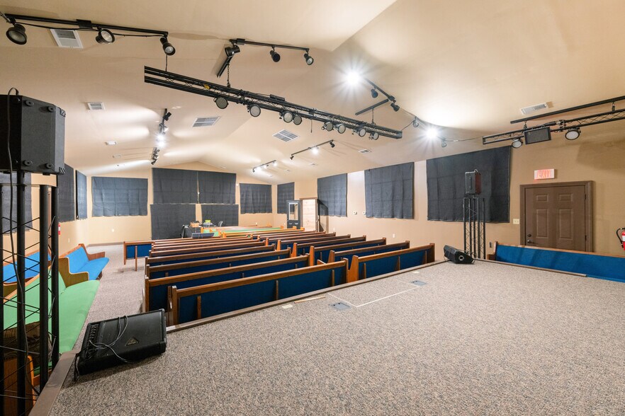 More Photos Of 215 Baker Rd, Huntingdon Lodge Meeting Hall For Sale