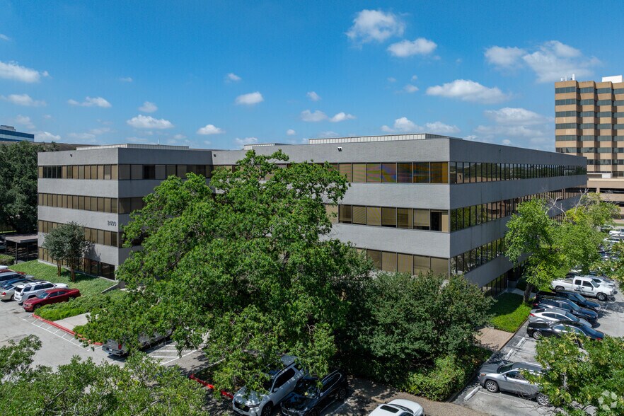 More Photos Of 2400 Augusta Dr, Houston Office For Lease