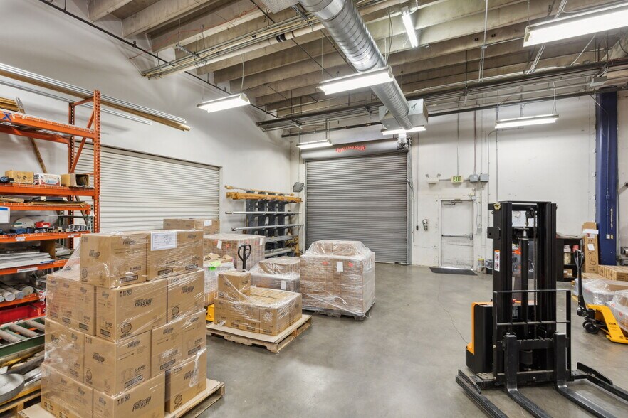 More Photos Of 200 Greenleaf St, Fort Worth Industrial For Sale