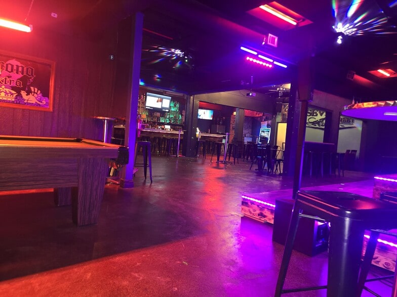 More Photos Of 413 7th St, Modesto Storefront For Sale
