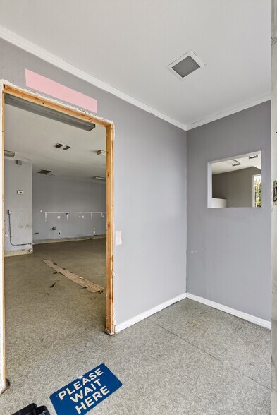 More Photos Of 2329-2335 W Sequoia Ave, Anaheim Storefront Retail Office For Lease