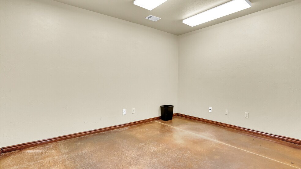 More Photos Of 2301 S Highway 77, Pauls Valley Industrial For Sale