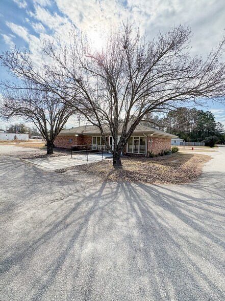 More Photos Of 137 Cedar Dr, Saint Stephen Office For Sale