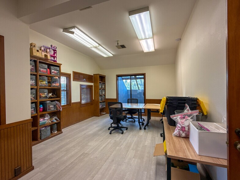 More Photos Of 101 Wikiup Dr, Santa Rosa Office For Sale