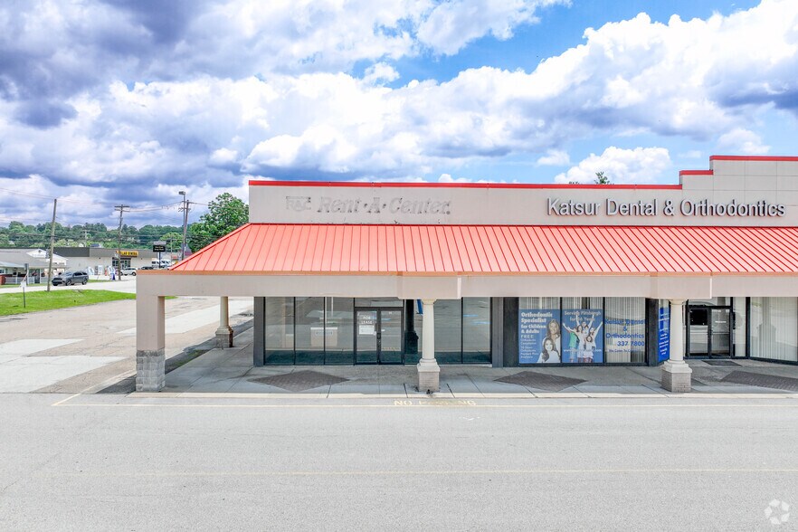 More Photos Of 200-300 Hillcrest Shopping Ctr, New Kensington Unknown For Lease