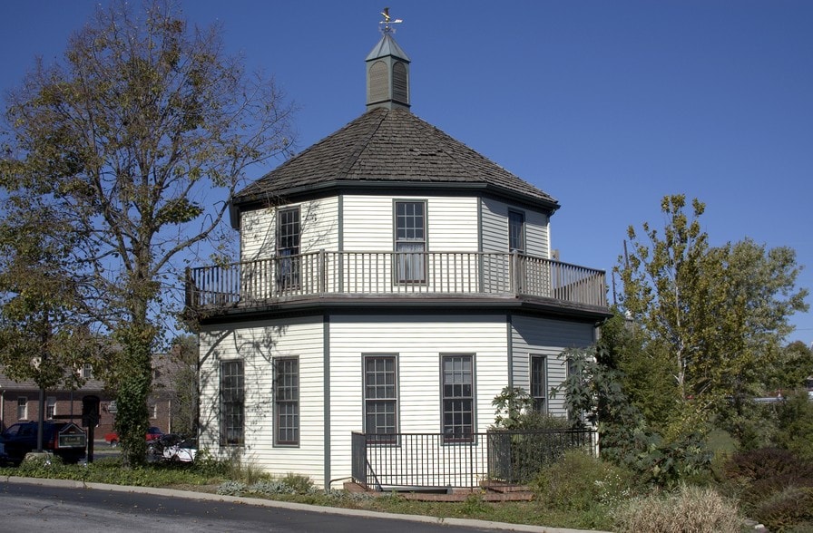 More Photos Of 300 S State Road 446, Bloomington Hotel For Sale