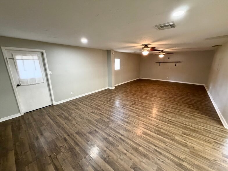 More Photos Of 831 FM 2917 Rd, Alvin Religious Facility For Sale