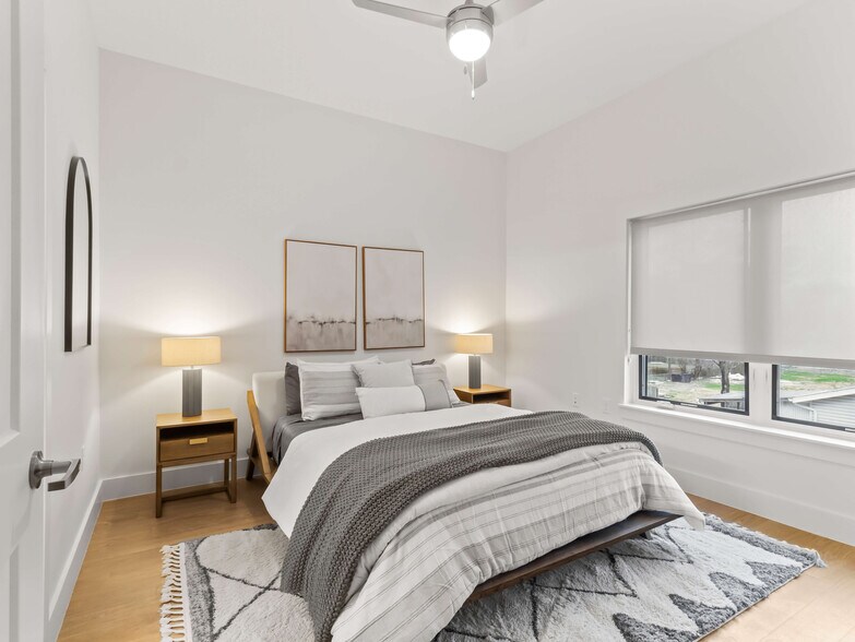 More Photos Of 301 SE G St, Bentonville Coworking Space