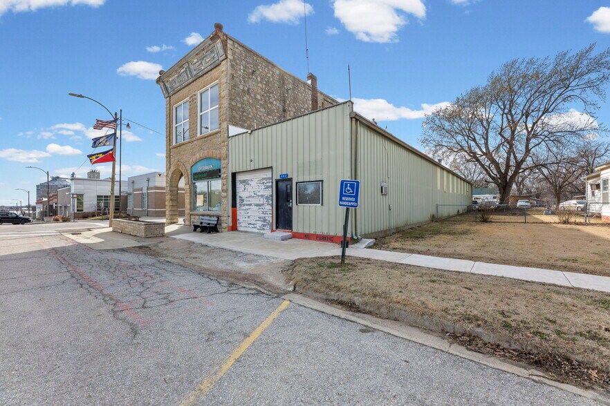 More Photos Of 403 Maple St, Overbrook Warehouse For Sale