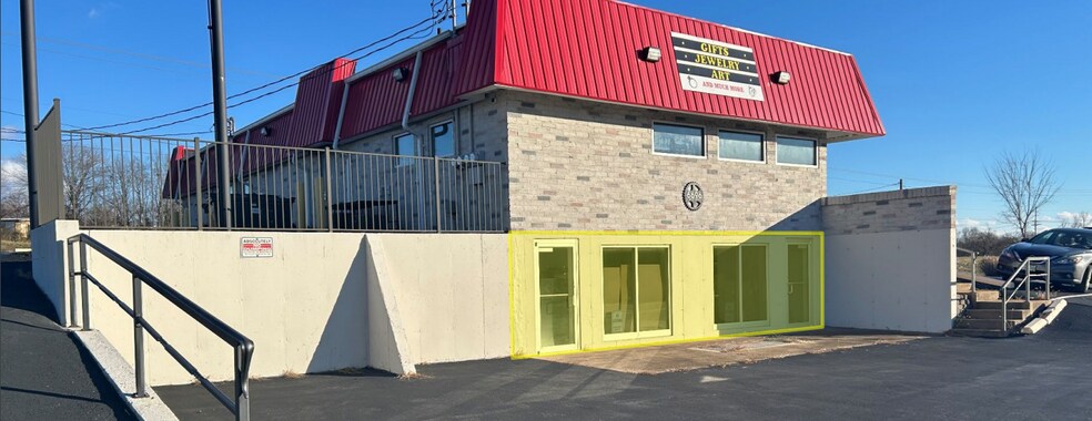 Primary Photo Of 6696 Mall Dr, Cedar Hill Storefront Retail Office For Lease