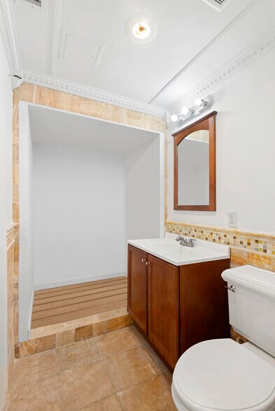 More Photos Of 124 E 36th St, New York Specialty For Sale