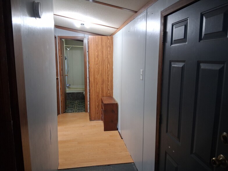 More Photos Of 8719 Pearson Rd, Ore City Warehouse For Sale