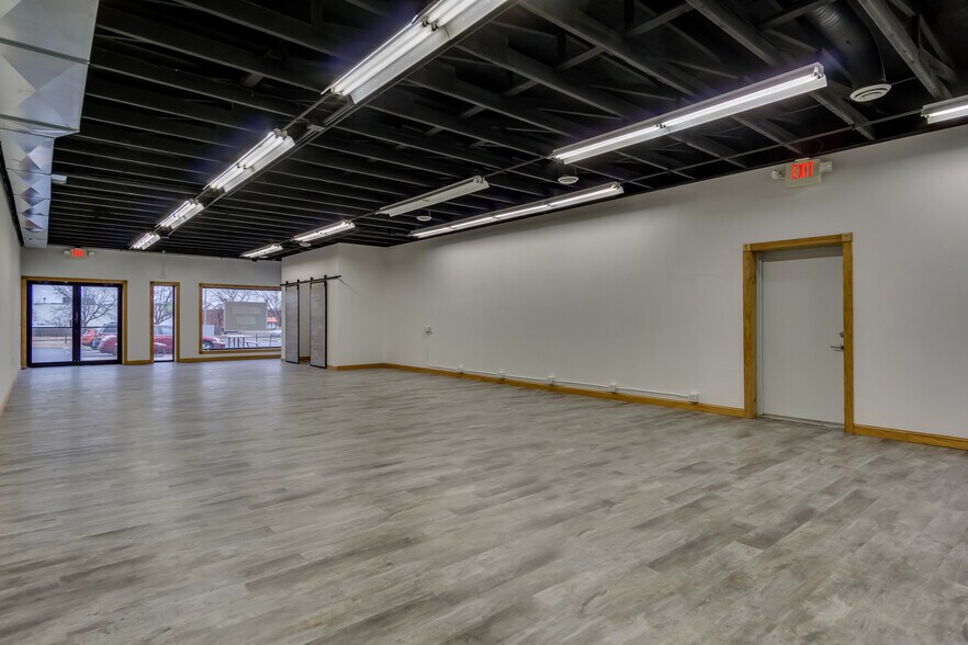 More Photos Of 2734-2751 London Rd, Eau Claire Storefront Retail Office For Sale