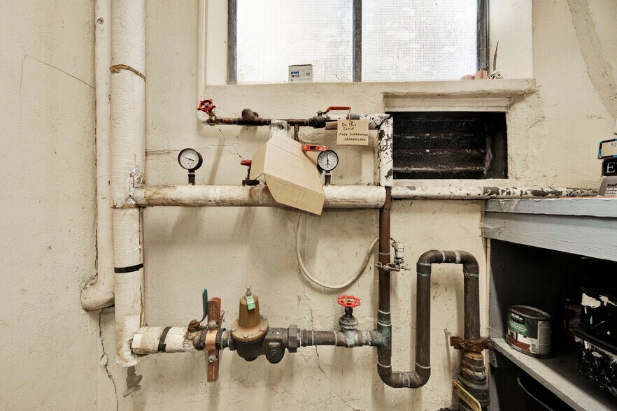 More Photos Of 3719 W 8th Av, Vancouver Apartments For Sale