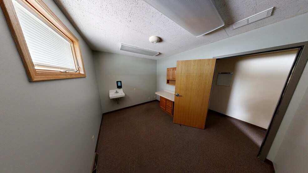 More Photos Of 824 N Huntington Ave, Warren Medical For Sale