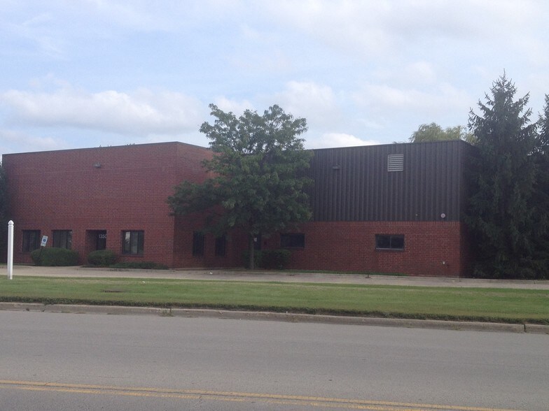 Primary Photo Of 1350 W Washington St, West Chicago Warehouse For Lease