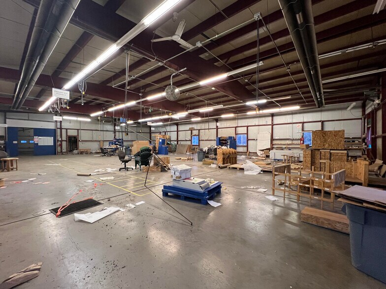 More Photos Of 4265 Main st, Hemlock Manufacturing For Sale