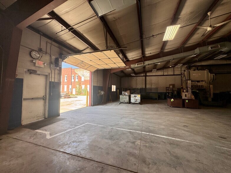 More Photos Of 205 W Main St, Bushnell Industrial For Sale