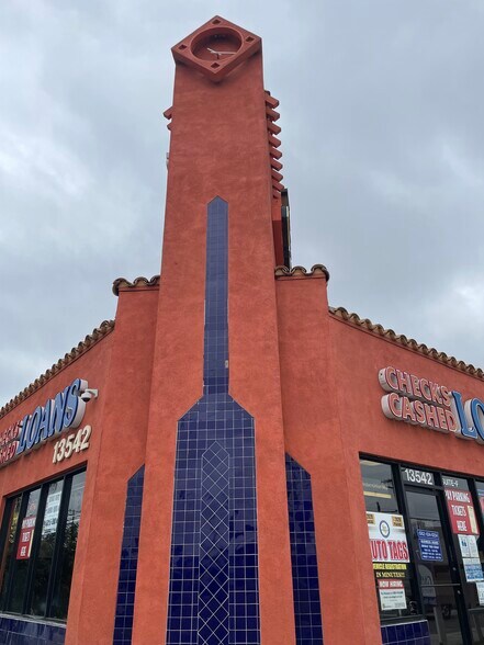 More Photos Of 13528-13542 Lakewood Blvd, Bellflower Freestanding For Lease