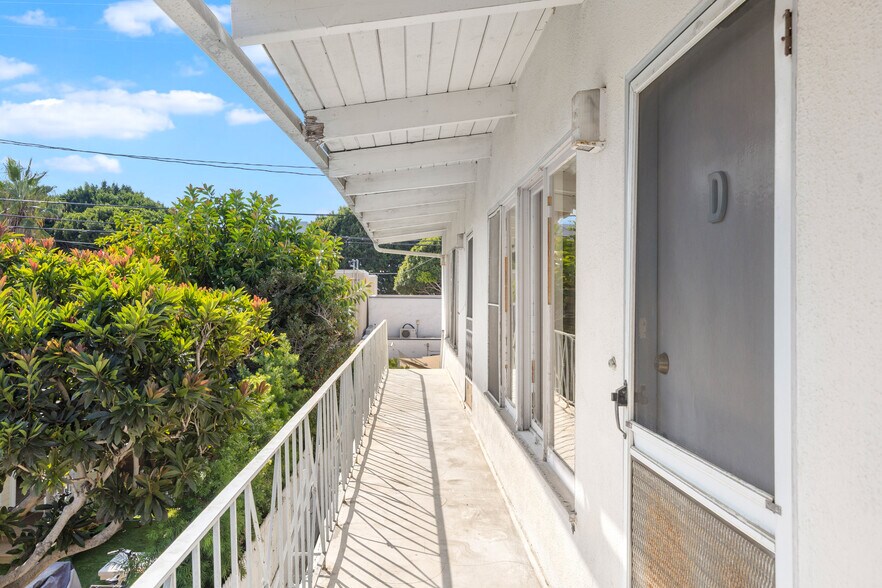 More Photos Of 2922 2nd St, Santa Monica Apartments For Sale