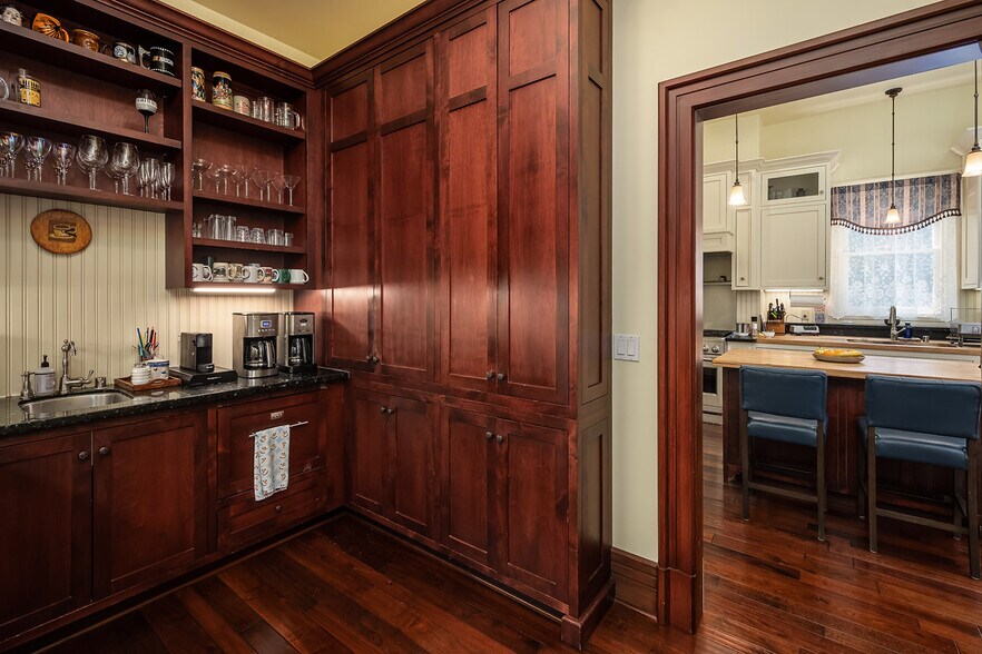 More Photos Of 333 G St, San Rafael Apartments For Sale