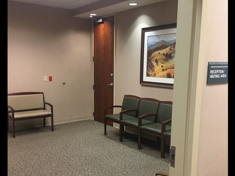 More Photos Of 399 W Campbell Rd, Richardson Medical For Lease
