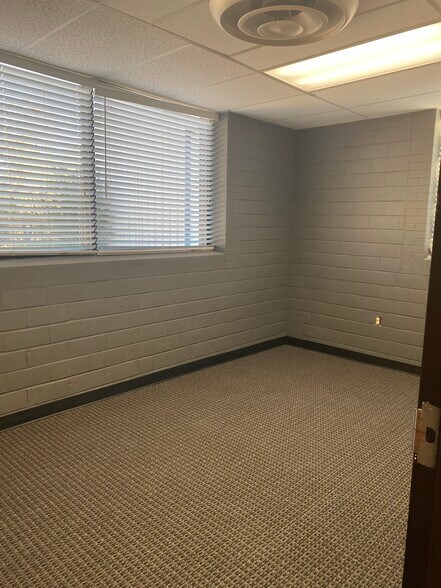 More Photos Of 111 NE 26th St, Oklahoma City Office For Lease