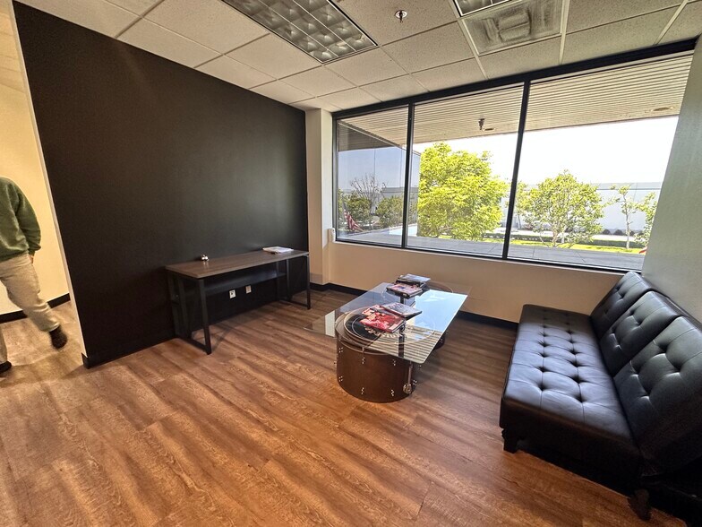 More Photos Of 1275 N Manassero St, Anaheim Manufacturing For Lease