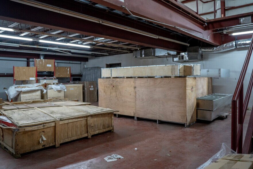 More Photos Of 4925 Avenue H, Rosenberg Warehouse For Lease