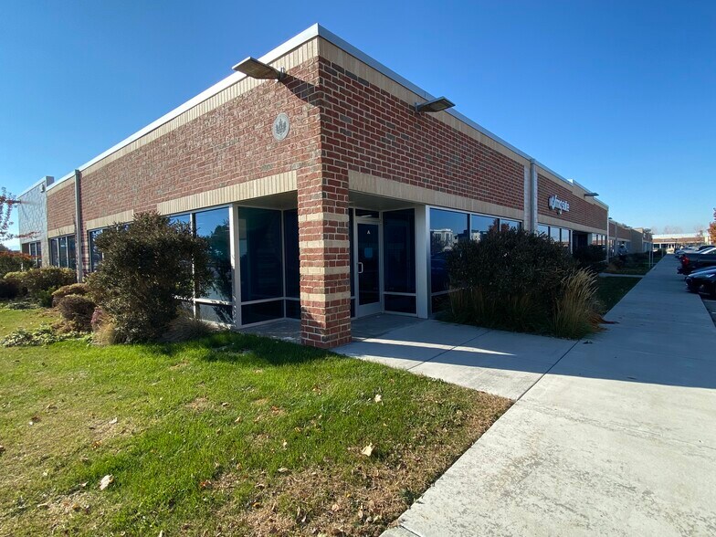 More Photos Of 1982 W Pleasant Grove Blvd, Pleasant Grove Office For Lease