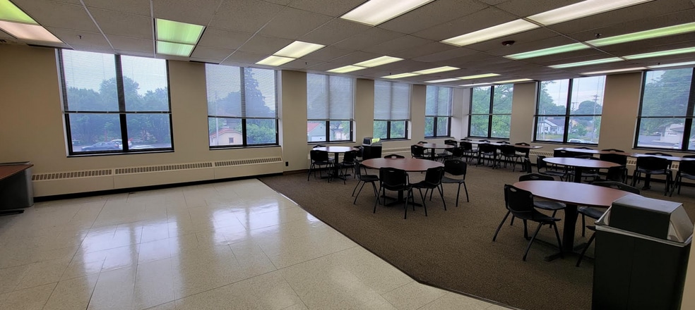 More Photos Of 1030 E Jefferson Blvd, South Bend Medical For Sale