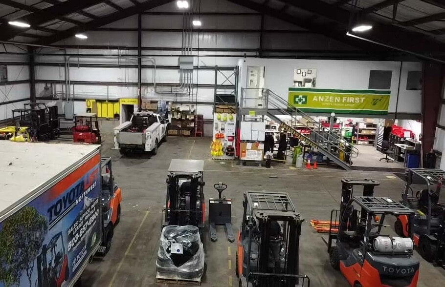 More Photos Of 160-270 Park Dr, Creswell Service For Sale