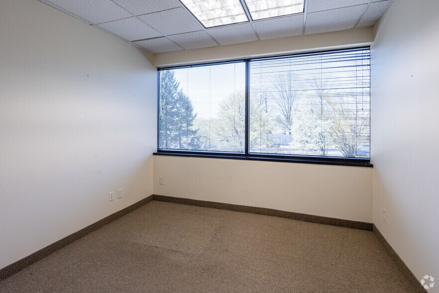 More Photos Of 218 Route 17 N, Rochelle Park Office For Lease