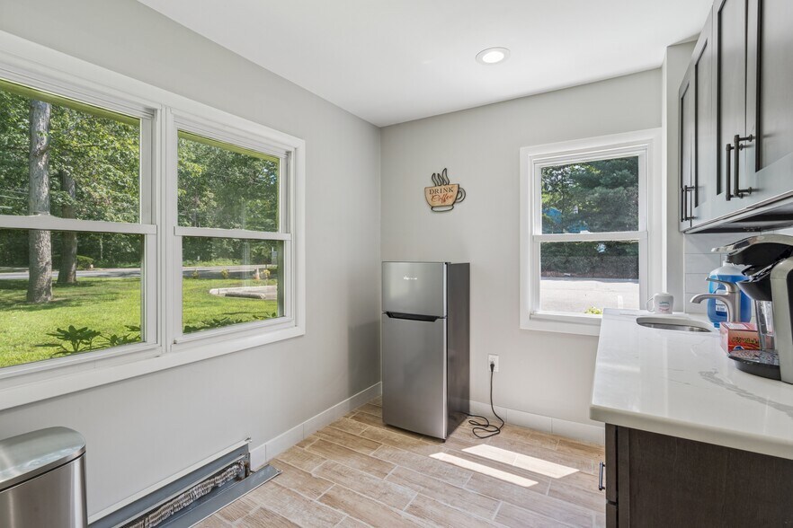 More Photos Of 69 County Road 516, Old Bridge Office For Lease