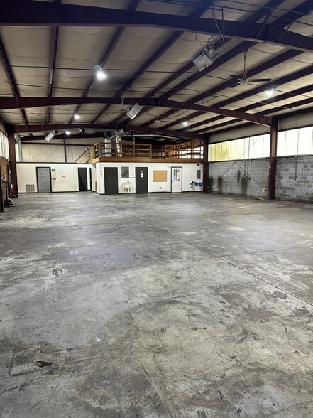 More Photos Of 1651 Sigman Rd NW, Conyers Flex For Sale