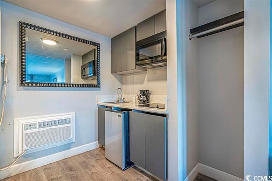 More Photos Of 2711 S Ocean Blvd, Myrtle Beach Hotel For Sale