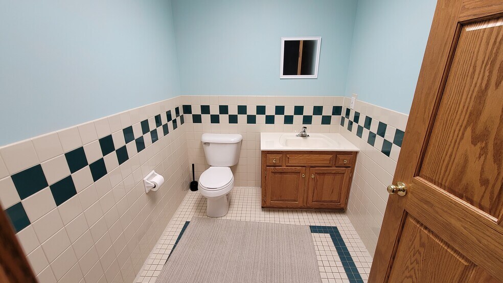 More Photos Of 130-136 Cherry Hill Dr, Belton Office Residential For Lease