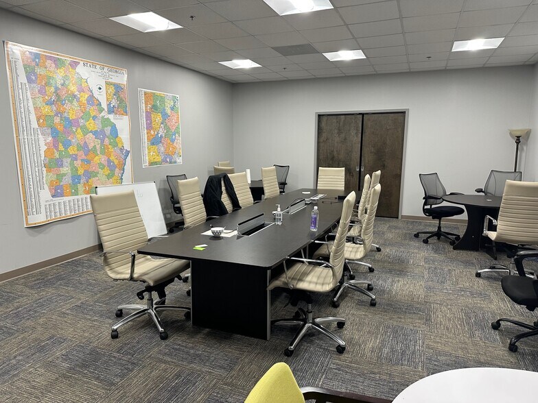 More Photos Of 560 Newnan Crossing Byp, Newnan Office For Lease