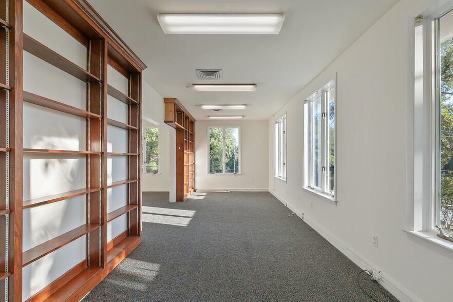 More Photos Of 8417 Patterson Ave, Richmond Office For Lease