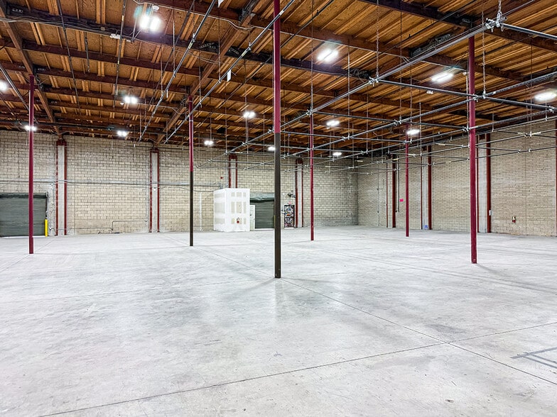 More Photos Of 1726-1756 N Spring St, Los Angeles Warehouse For Lease