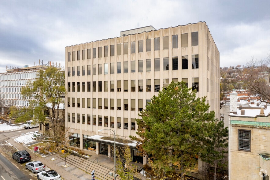 Primary Photo Of 4115 Rue Sherbrooke O, Westmount Medical For Lease