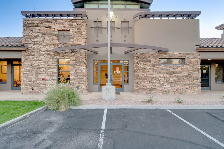 More Photos Of 9885 S Priest Dr, Tempe Medical For Lease