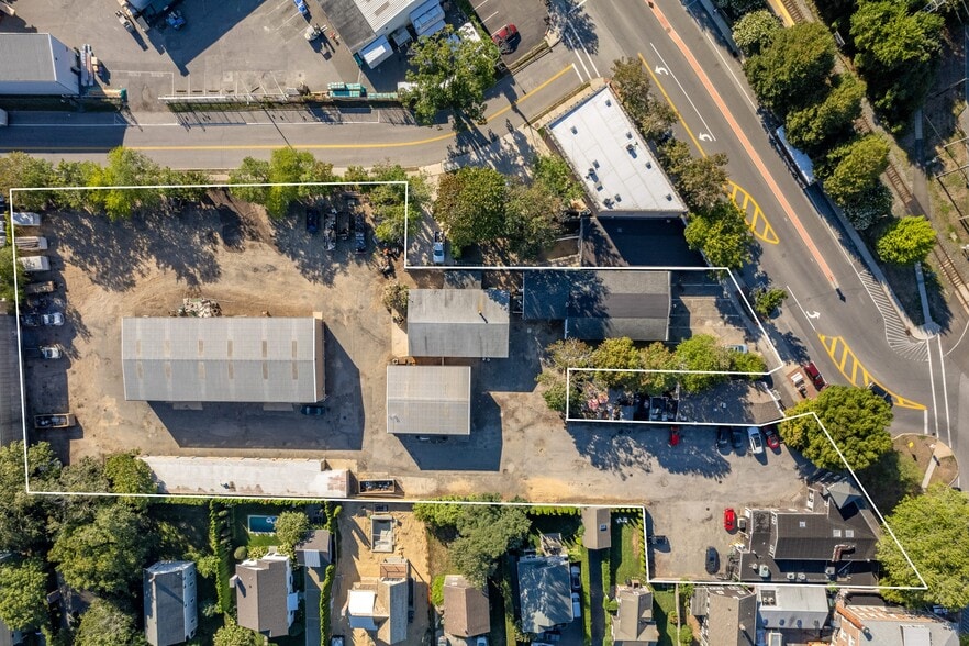 More Photos Of , East Hampton General Retail For Sale