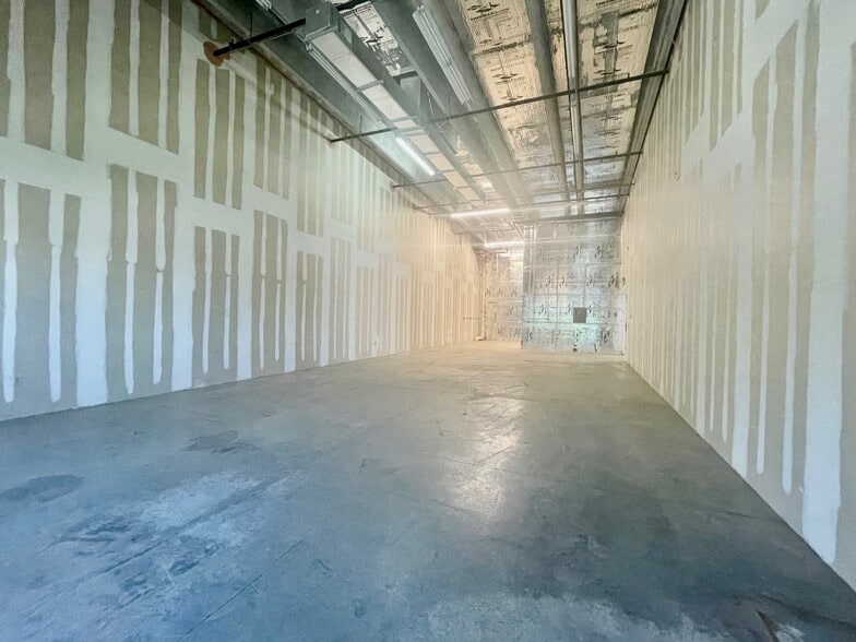 More Photos Of 4350-4380 Oakes Rd, Davie Unknown For Lease