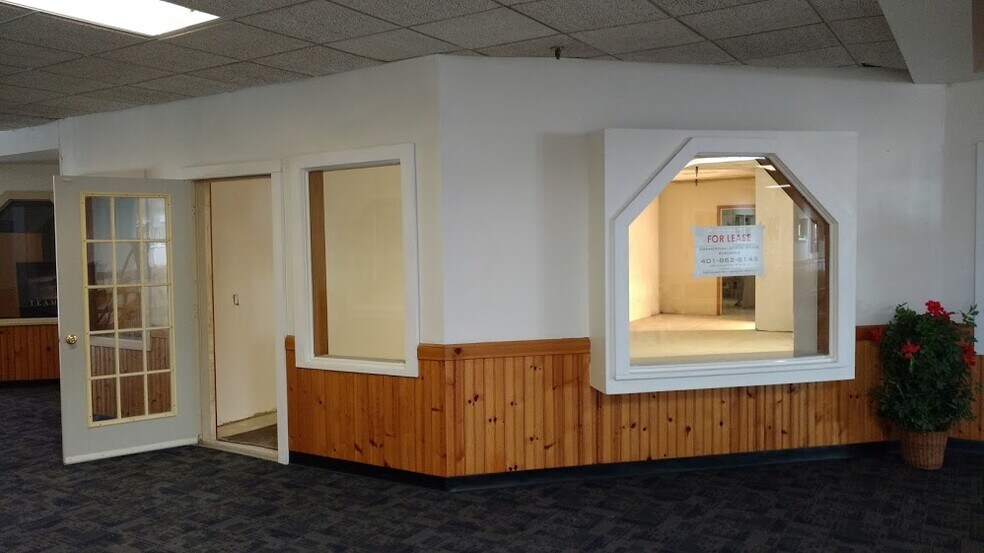 More Photos Of 140 Point Judith Rd, Narragansett Storefront Retail Office For Sale