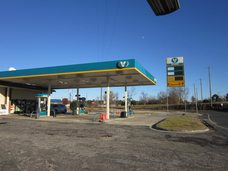 More Photos Of 2301 Lackey St, Lumberton Convenience Store For Sale