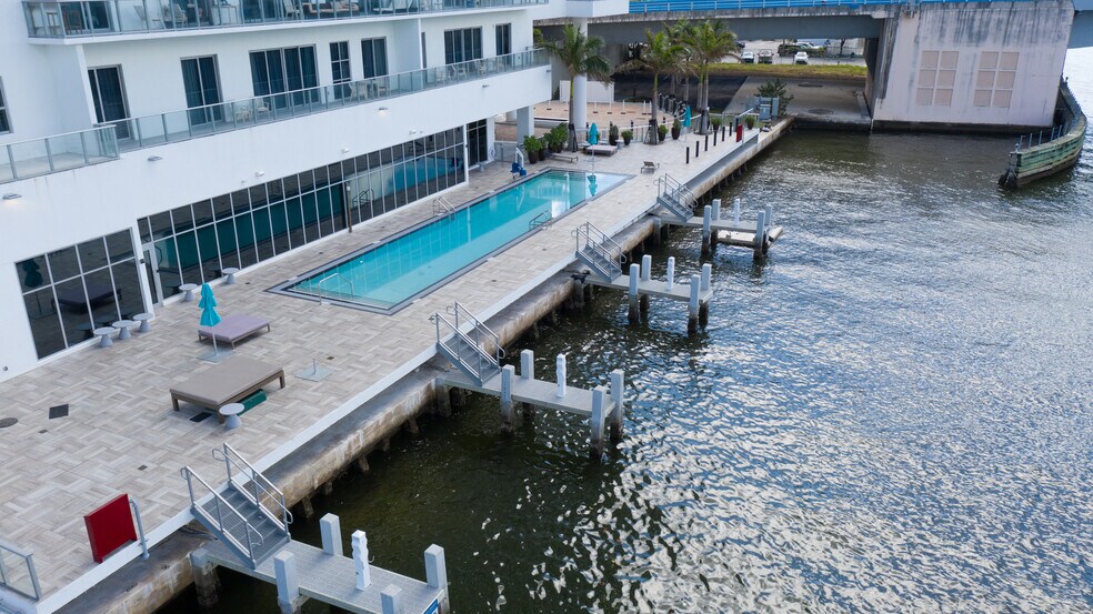 More Photos Of 4010 S Ocean Dr, Hollywood Hotel For Lease