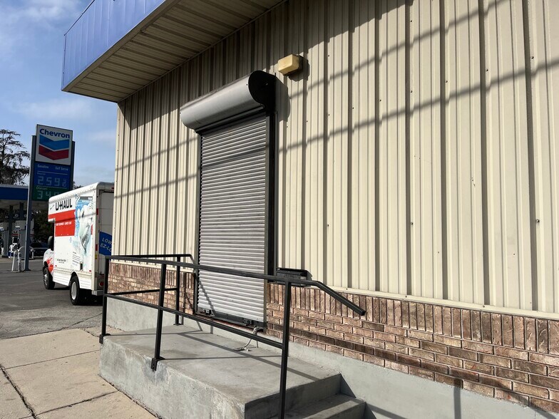 More Photos Of 1906 Parental Home Rd, Jacksonville Storefront For Sale
