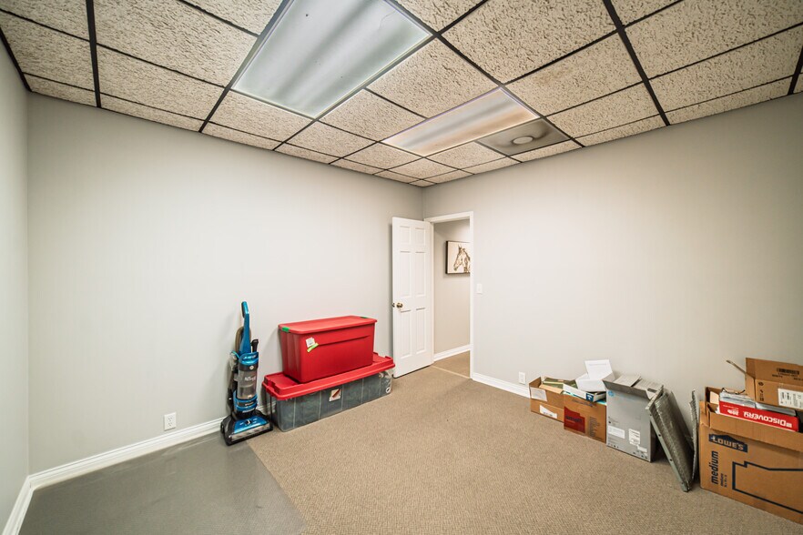 More Photos Of 3140 Parisa Dr, Paducah Office For Sale