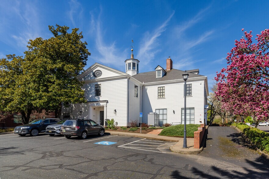 More Photos Of 600 A Ave, Lake Oswego Office For Lease